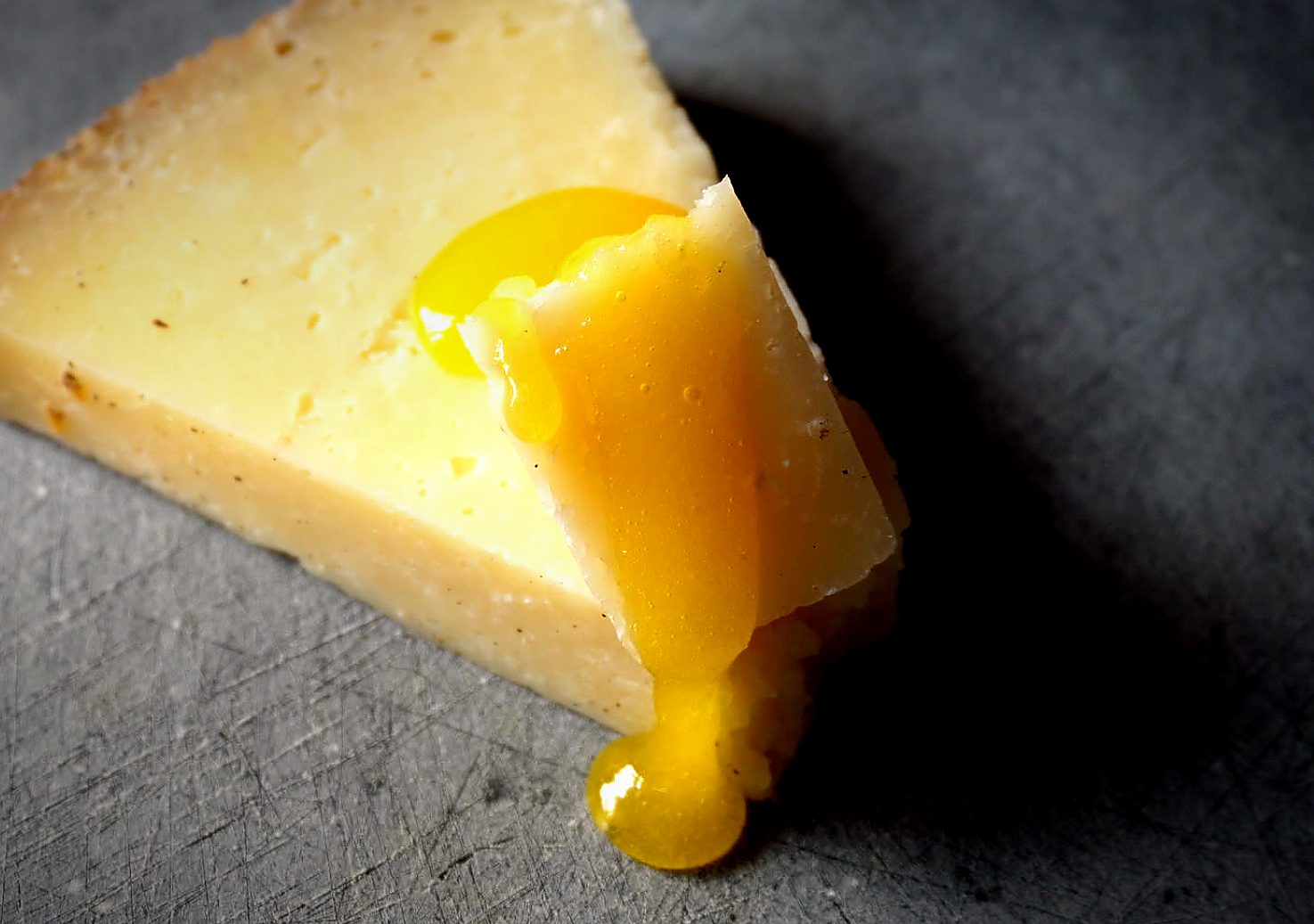 Zagara e canestrato siciliano: abbinamento miele e formaggio con un gelato in equilibrio tra dolce e sapido