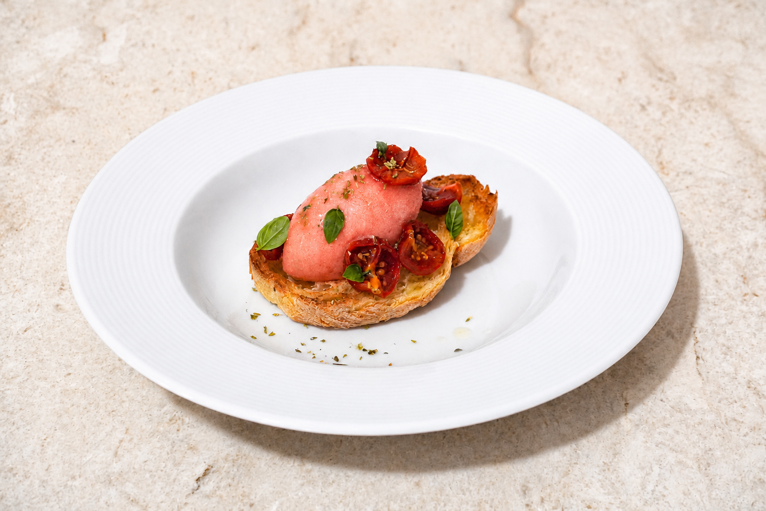 Sorbetto al Pomodoro Ciliegino, pomodorini confit, basilico e olio EVO